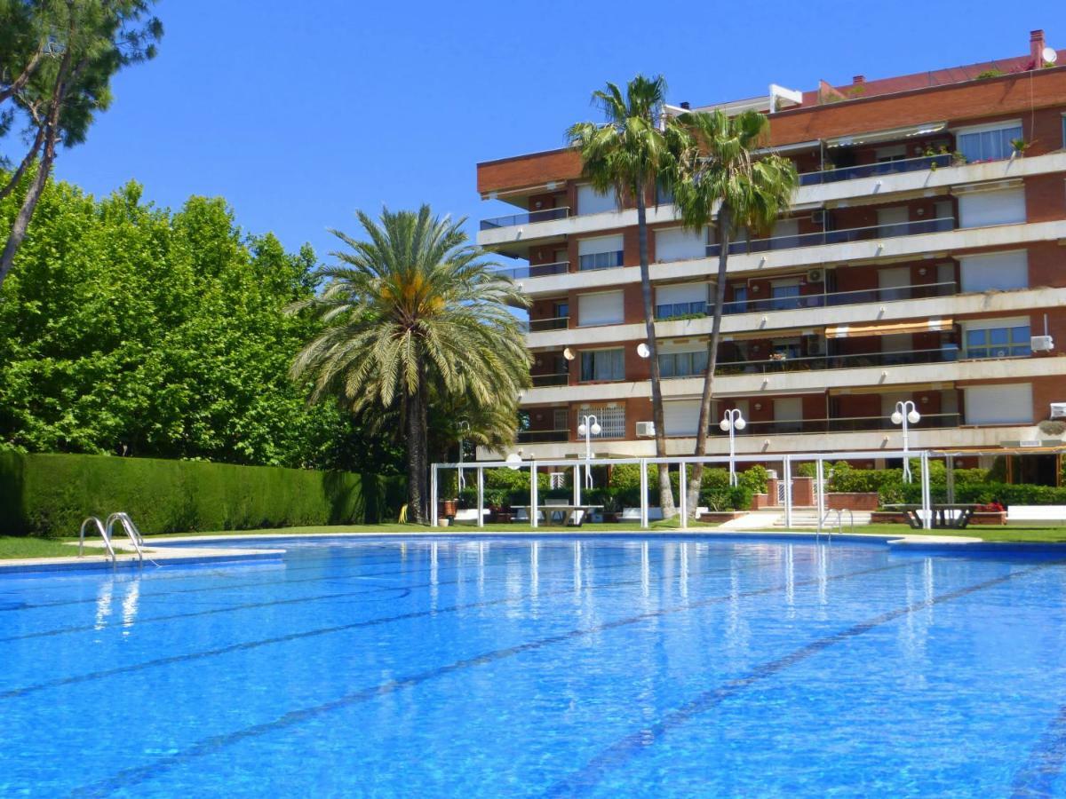 Rentalmar Mimosas Family Plus Apartment